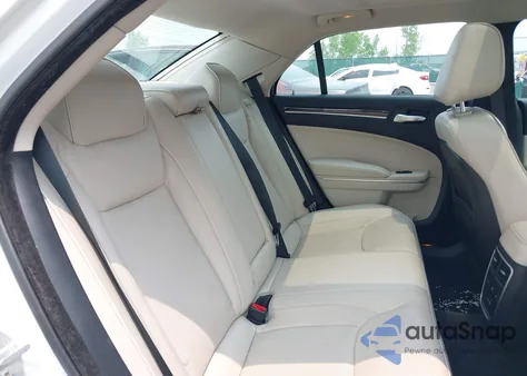 2015 Chrysler 300C z USA, uszkodzony, nr VIN 2C3CCAEG2FH802221